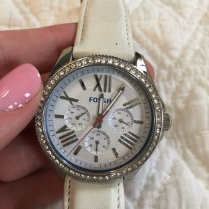 White face fossil watch